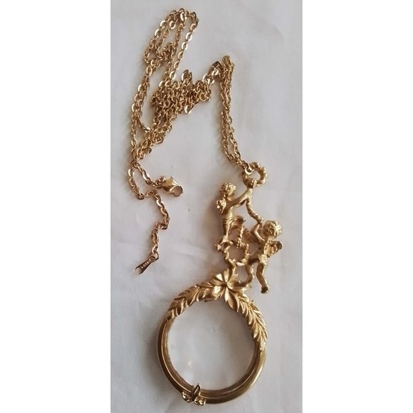 Vintage Signed Avon Cherubic Magnifying Glass - Picture 3 of 7